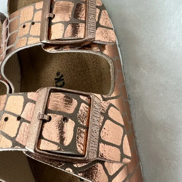 Birkenstock Arizona Sandals 37 Womens US 6/6.5 Gator Gleam Copper Buckle Strap - Picture 4 of 9